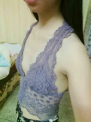 面料软软的挺舒服，穿起来蛮好看，搭配露背的衣服或者直接加个罩衫都可以穿出去