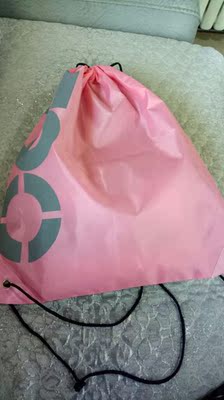 质量挺好的，客服服务态度特别好，女儿穿着大小正好很喜欢，比实体店便宜很多