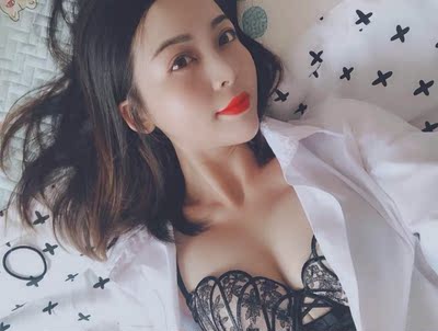 各方面都满意,一次很愉快的购物。准备帮闺蜜买套白的 。这牌子最近朋友圈传的挺火的,设计做工都值得推荐。 各方面都满意,一次很愉快的购物。准备帮闺蜜买套白的 。这牌子最近朋友圈传的挺火的,设计做工都值得推荐。