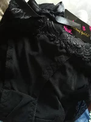 买到了自己喜欢的东西 很开心 样式很好看 还很性感 穿上很舒服好评 买到了自己喜欢的东西 很开心 样式很好看 还很性感 穿上很舒服好评