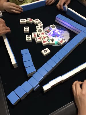 体验牌友请问雀王麻将机怎么样，实木麻将桌好用吗？一起说说