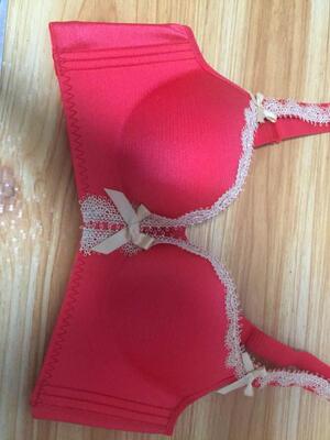 很漂亮的内衣，颜色好看，尺码标准，穿着很合身，打算再买一件！