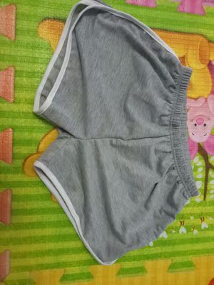 货早就收到了，一直没顾上评价，质量很好，同期买了两家的产品，这个明显好，拿在手里有分量，而且不透，另一特别薄，这个腰围弹性也好，喜欢的感觉买哦！