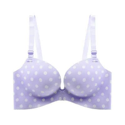 内衣的布料是属于略滑的那种吧，弹性挺好的滑布料。穿起来相对吸汗，内衬的颜色是那种黄色的吧，有点像发黄其实本来就是那种灰土色。罩杯什么的标码所以大小没问题