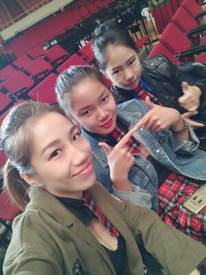 买来作为演出服用的~效果很好很满意!没想到质量还是蛮好的!配长筒袜穿很有学生妹的feel也~也很显身材的说?男生也说很好看 买来作为演出服用的~效果很好很满意!没想到质量还是蛮好的!配长筒袜穿很有学生妹的feel也~也很显身材的说?男生也说很好看