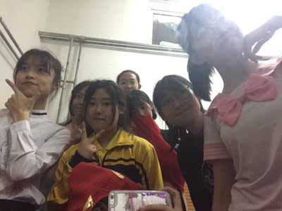 今天运动会开幕式很成功满意开心!! 今天运动会开幕式很成功满意开心!!