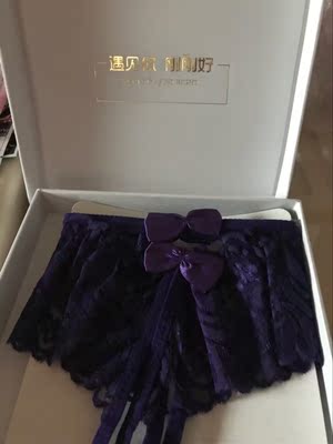 包裝的很大氣，手感挺好。就是有点掉色