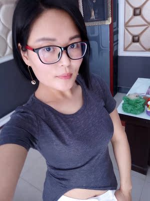 第二件了，质量没啥说的，款式又性感，配短裤美美哒