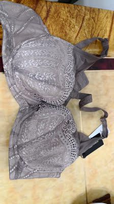 一直都用仙宜岱品牌的文胸，质量好，穿着舒服，性价比高，发货又快，全5分，必须的。