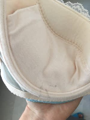 这件有一点脏了，还好洗得掉，希望店家以后多注意