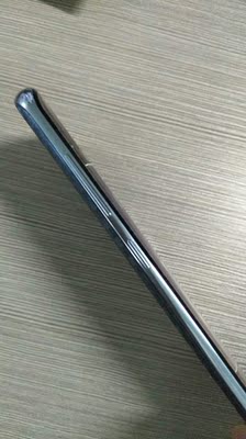 显示效果: 显示很好，分辨率高 像素高 运行速度: 无卡顿 拍照效果: 生动形象 电池续航: 2天冲一次电 总结: 机子运行流畅，无卡顿，像素高 拍照生动形象 待机时间长