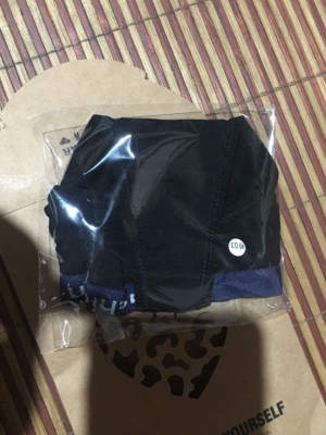 内裤纯棉,质量很好,弹性很好,2尺1-2尺2的腰围,L号绝对够穿!大小很合适!舒适度很好!不磨,没有不适感!买了粉色黑色两条了,还是觉得黑色好看,又买了一条,运动穿,防止亚洲人的假胯! 内裤纯棉,质量很好,弹性很好,2尺1-2尺2的腰围,L号绝对够穿!大小很合适!舒适度很好!不磨,没有不适感!买了粉色黑色两条了,还是觉得黑色好看,又买了一条,运动穿,防止亚洲人的假胯!