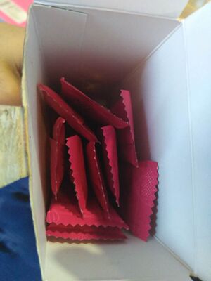 红桃k家的物流发货很快，我下单没多久就收到了，现在已经吃了好几天了，可以辅助便秘，每天喝这款饮料 然后饮食注意了一下。每天都会去洗手间，效果的确很好，去厕所解决的速度很快，之前买这个酵素只是想着试一下的，而且味道也是很好喝哦，一种淡淡的果汁味道，对味道有要求的，推荐这款的哦。全是果蔬很绿色 的没有副作用。