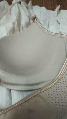 超薄,无色差,勒,尺寸偏小,面料柔滑 超薄,无色差,勒,尺寸偏小,面料柔滑