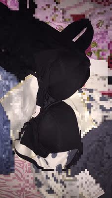 买了两次了，很舒服，以后还会买内外的内衣，真舒服。淘宝几年才知道原来评论85个字才会有积分。所以从今天到以后，这段话走到哪里就会复制到哪里。首先要保证质量啊，东西不赖啊。不然就用别的话来评论了。不知道这样子够不够85字。谢谢老板的认真检查。东西特别好，我不是刷评论的，我是觉得东西好我才买的，你会发现我每一家都是这么写的。因为复制一下就好了。