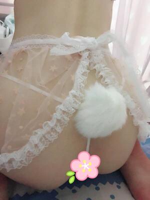 男票一定要我穿这个，❀(๑╯◡╰๑)❀，不过实际效果还不错啦，男票说要我一直做他听话的小兔子，嘿嘿，甜蜜死了~