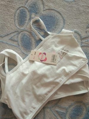 质量很好纯绵的很亲肤,还没来得及洗女儿就试穿了,她说很舒服,买二送二很值 质量很好纯绵的很亲肤,还没来得及洗女儿就试穿了,她说很舒服,买二送二很值