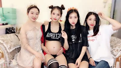 衣服很干净，香香的，拍出来照片很好看。店家退押金也很速度，满意。