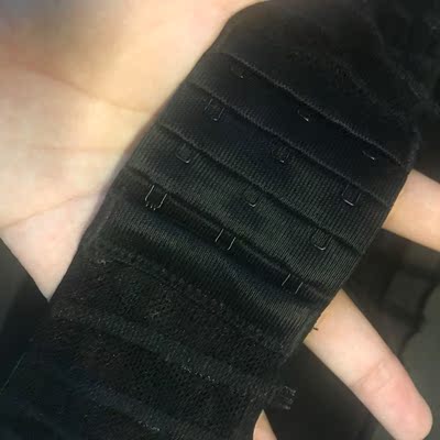 阔以&hellip;抱着试一试的心态买的&hellip;本来以为拿起来硬硬的&hellip;结果穿起来却蛮舒服的&hellip;没有空杯&hellip;尺寸刚刚好&hellip;嘻嘻