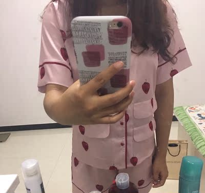 布料比看着要薄呢，夏天穿很凉快。看着也很上档次，太满意了，喜欢的亲可以拍下。