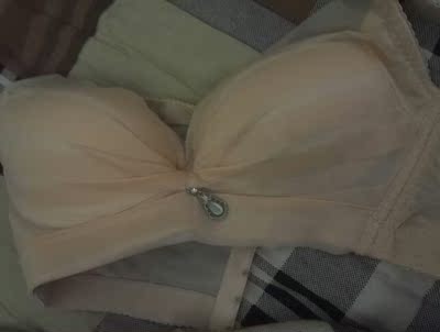 第三次买了，穿着很舒服，这价格值了，主要是好穿。