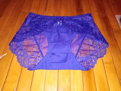 宝贝收到了，很喜欢，试穿一下很舒服，刚好和我之前买的内衣配套，太好了，感谢，很性感呢！