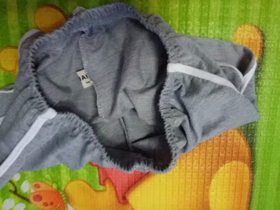 货早就收到了，一直没顾上评价，质量很好，同期买了两家的产品，这个明显好，拿在手里有分量，而且不透，另一特别薄，这个腰围弹性也好，喜欢的感觉买哦！