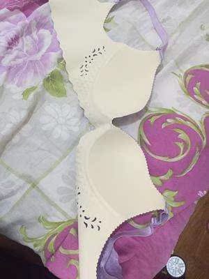 收到货了好几天，洗了不会掉色，穿了几次，很适合我，很满意的呢