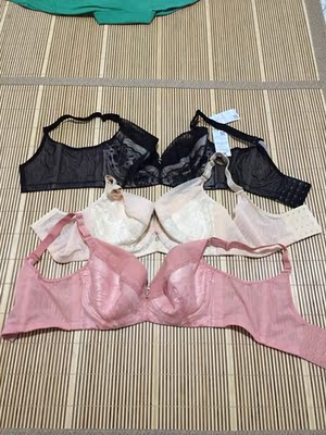 一个颜色一件，东西很好，值得购买！