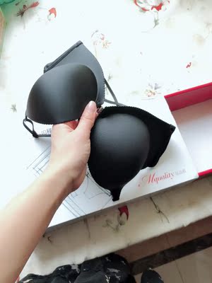 这是一个好评模板，因为本仙女很赖，不想每个产品都写好评，所以特地模仿好友写下这个模板，但是这个产品无论是质量还是外形都是本仙女喜欢的类型，如果不喜欢，仙女收到东西会很生气，然后这个模板就会成为仙女喋喋不休的休书，自然不可能写下这个好评，给各位淘友一个参考，本产品还是极好的，一一来自一位慵懒的只爱购物不爱写评语却想换积分的仙女！好吧，说真的，很好、喜欢😘