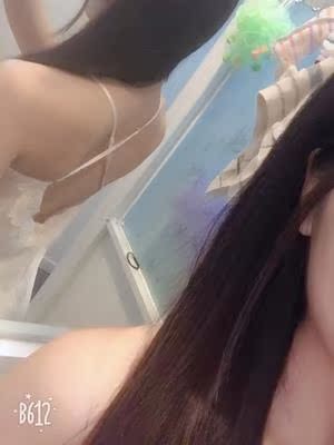 真的很好看，穿上效果很棒，女神必备，本身我比较注重细节，衣服没有瑕疵，穿上很是舒服，他们家不知道什么时候能出带外搭的，个人很喜欢，不错的，料子触感不错的，这个价格本身没太大的追求，平常购物多，这家专门来个图片，主要他们的客服的态度认真，诚恳以后有机会还会再来，能不能多上点款式，料子再升级下就更好了，满意好评。