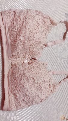 宝贝很赞，准备再入手两个，微胖的我戴着这款内衣很舒适，一点也不勒，，真心话！