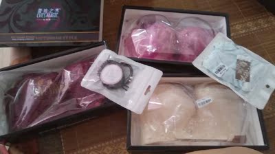 宝贝收到，看的不错，质量挺好，试穿了一下效果还挺好的，卖家还送了小礼物，不错不错