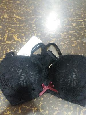 内衣收到，质量不错，隆胸效果好，穿上之后舒服，聚胸。