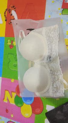 很百搭的款式，蕾丝也比较柔软，还没试穿试穿后再追评吧很百搭的款式，蕾丝也比较柔软，还没试穿试穿后再追评吧很百搭的款式，蕾丝也比较柔软，还没试穿试穿后再追评吧很百搭的款式，蕾丝也比较柔软，还没试穿试穿后再追评吧