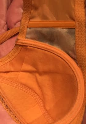 文胸还是舒适的，就是戴起来有点会往上跑。华歌尔是我心头爱啊。