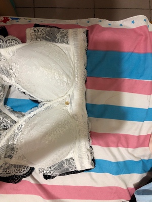 垃圾！从来没买过同一尺码差距那么大的！还说什么不同尺码不同面料的原因！我买了同一款，同一尺码，同一面料，一样有差距！一样不能穿！全部放到最大，也不能穿！买了五件，只有一件最便宜的可以穿！我也是醉了！因为相信品牌，来家只看了尺码没发错就过水洗了，现在是花了大几百元打水漂了！权当买教训了！！做不到同一尺码相同的尺寸就麻烦在详情里提醒一下尺码偏大或者偏小！！！！真是最糟心的一次购物！没有之一！！