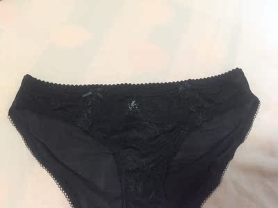 内衣内裤一直穿艾舒客的，款式好看，穿着也舒服。