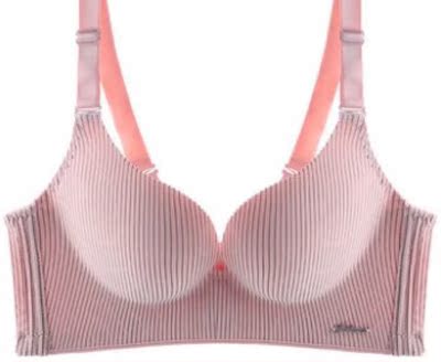 很喜欢他们家内衣，穿着很舒服，而且还是很性感，很好的料子摸着都很舒服柔软，穿上特别亲肤，没有不适感，我真的太喜欢啦！穿了好久了，也不会空杯跑杯，夏天到了也很透气一点都不闷，以后就在这家了，持续关注中~