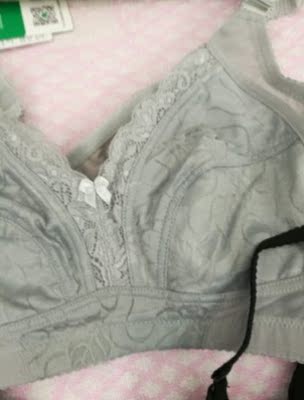 客服推荐的码很合适，穿着很舒服，很满意