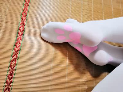 粉粉的猫爪爪，科科🐷🐷🐷🐷