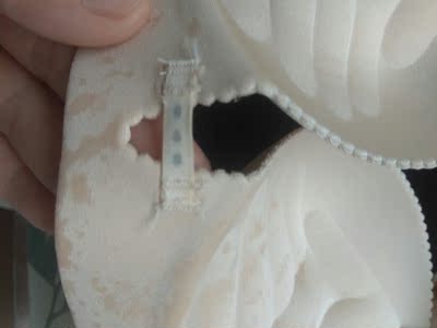 摸着滑滑的，两个手很可爱，五金还行。穿一时间看看，好在来上几个