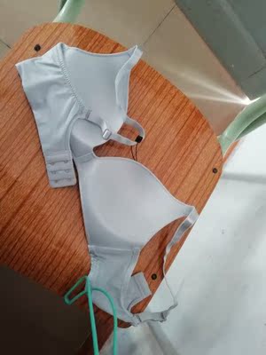 很不错的哦，大小刚刚好，穿起来胸不掉，夏天也不会热，喜欢