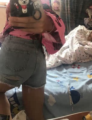 妥妥穿着很好看。喜欢。160 106斤 穿M码很合身