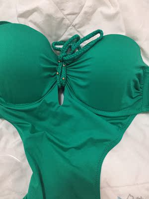 大小合适质量好，客户推荐码子很合适，有史以来买的最喜欢的泳衣还会再来