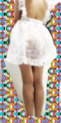 哎呀呀，刚打开有点皱皱的，还是下水吸一下得好，不过时间匆忙就先穿一下看看啦，仙气满满呢~