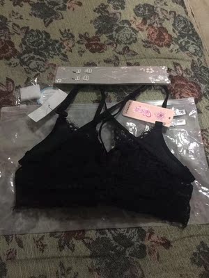 宝贝收到了 款式非常不错 穿着舒服美美哒 非常喜欢 物流很给力 店家还送了小礼物 喜欢的朋友不要错过哦