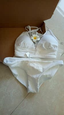 质量特别好，是我喜欢的白色.还没试穿.但是手感摸上去特别舒适.快递也是超快的.会继续光顾哦！