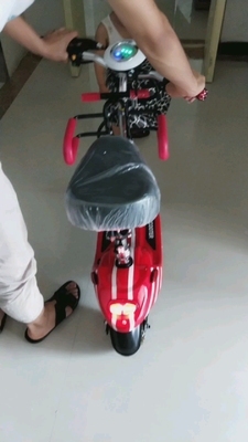 emicro小海豚女性电动车成人小型电瓶车迷你代步车折叠电动滑板车