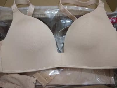 宝贝很好，杯型也不错，尺码很合适！好评！质量不错的，喜欢的赶紧入手一件吧！